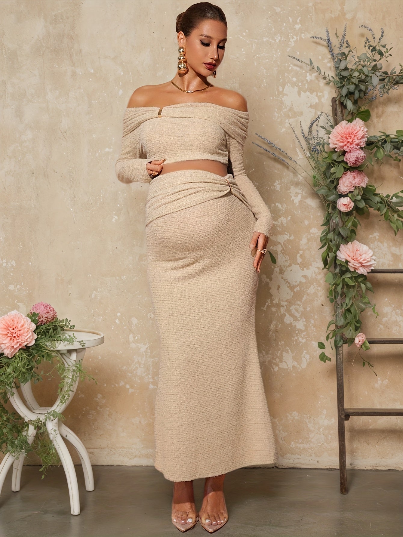 Expectant Mothers Stylish Two-Piece Set Featuring a Solid Color One-Shoulder Short Top And Skirt, Perfect for Spring And Autumn Parties
